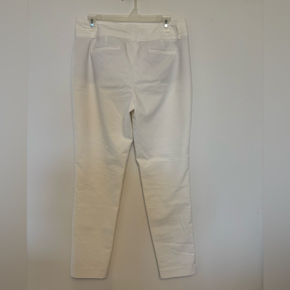 Ivanka Trump - Picture 2 of 2